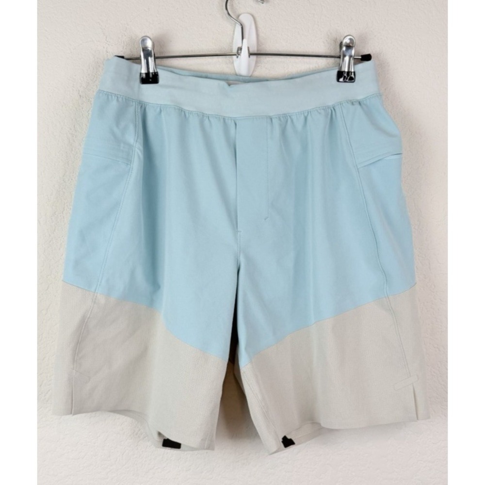 Lululemon Namaste at the Beach Shorts Sz M 8" Aqua Gray Colorblock Lined Coastal